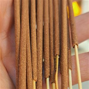 عود انبه طبیعی عود دستساز انبه عود خوشمزه رایحه خوشمزه عود گیاهی عود بدون حساسیت رایحه خوشبو اسانس انبه عود چوب انبه