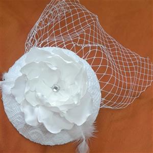 کاپ کلاه عروس( مخصوص عروس خانمها و خانمهای شیک پوش) کار شده با تور وپر وگل پارچه ای