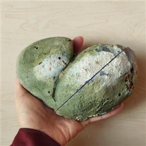 سنگ عقیق قلبی شکل سلیمانی برش خورده فوق کلکسیونی معدنی و اصل