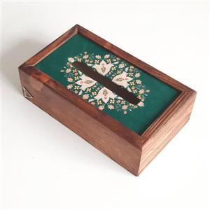 جعبه  دستمال چوبی با روکش پارچه مخمل کوبیده طرح دلنواز سبزآرتمان