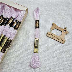 نخ گلدوزی پنگوئن  کتان رنگ یاسی روشن کد 24