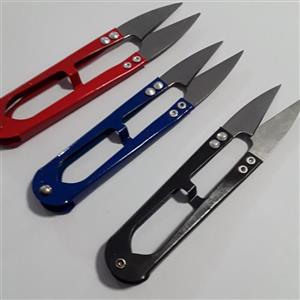 قیچی سر نخ زن  ( نخ چین ) فلزی با تیغه های تیز  و جنس خوب