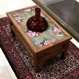 میز جلومبلی ساخته شده از چوب طبیعی نقاشی شده