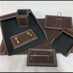 ست رومیزی چرمی 7تیکه در بیش از ده رنگ .ارسالی با تیپاکس پس کرایه