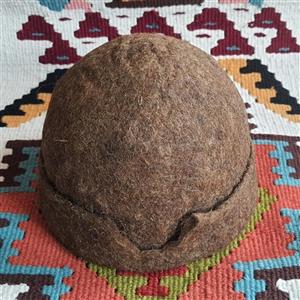 کلاه نمدی لری رنگ (شیری، قهوه ای)