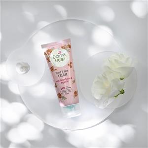 کرم مرطوب کننده درماکلین مدل deep moisturizing حجم 75 میلی لیتر
