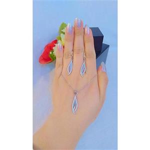 نیم ست نقره زنانه  محصول ایتالیابا روکش طلا سفید  وعیار 925استاندارد بدون ریزش نگین ضد حساسیت 
