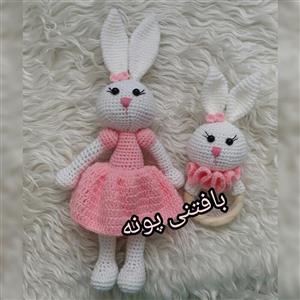 عروسک وجغجغه خرگوش درغرفه بافتنی پونه جفتی باهم210تومن.فقط پول عروسکش240تومنه شما دوتارو میخرید210.دررنگ دلخواهت میبافم