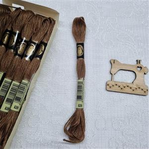 نخ گلدوزی پنگوئن  کتان رنگ قهوه ای  کد 839