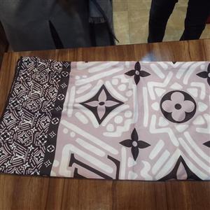 روسری ابریشم توییل ال وی