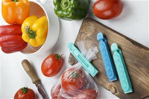 گیره مخصوص بستن درب کیسه های مواد غذایی پک سه تایی و سه سایز مختلف در هر پک  دار