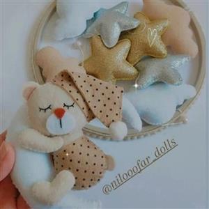 آویز خرسی نمدی مناسب اتاق کودک