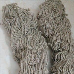 نخ چله پشمی مناسب بافت گلیم و سایر کارهای هنری 265 گرمی