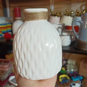 گلدان سرامیکی سفید