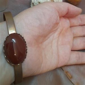 دستبند مسی با سنگ عقیق قرمز