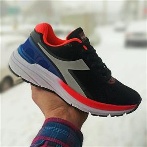 کتونی دیادورا