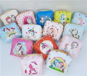 کیف پد بهداشتی و آرایشی