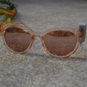 عینک آفتابی زنانه اورجینال محصول کشور آلمان یو وی دار