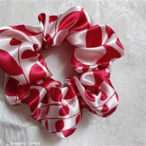 کش مو اسکرانچی جنس ساتن طرح دار