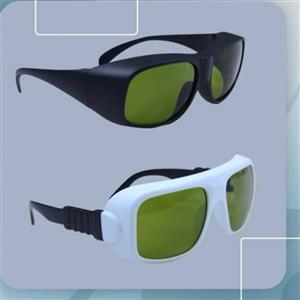 عینک محافظ لیزر پزشک و اپراتور