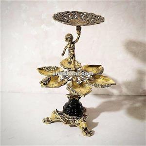 هفت سین یا اردوخوری پسربچه برنزی
