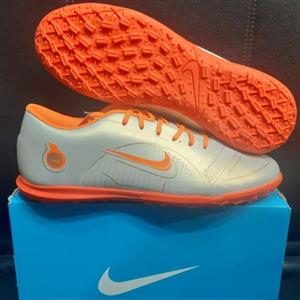 کفش فوتبال استوک ریز نایک\nمخصوص چمن مصنوعی\n