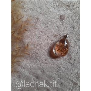 پلاک رزینی گل دار بدون زنجیر