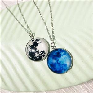 گردنبند ماه شب تاب تمام استیل از جنس رزین