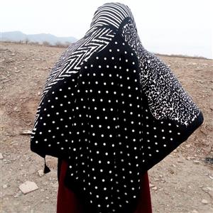روسری نخی مجلسی شیک درجه یک رنگ سفید مشکی طرح 4 قاب