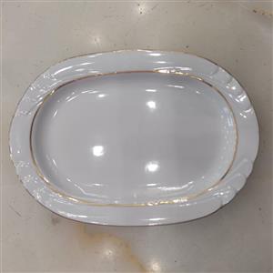 دیس بیضی کوچک برند مقصود ، مدل دو خط طلا، ابعاد 24*17 سانت، مجموعه شش عددی