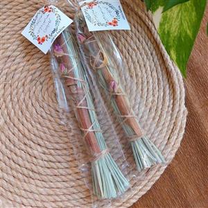 اسماج لِمون گِرس شامل گیاه علف لیمو و دارچین