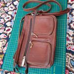 کیف پستچی چرم طبیعی 24×16×13قهوه ای کمی تغییر جهت سبک کردن وراحتی
