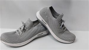 کتانی اسکیچرز ، زنانه و مردانه، سفید ، مشکی، سرمه ای، طوسی روشن، طوسی تیره، سایز 37 تا 44، قابل شستشو، نرم و سبک و راحت