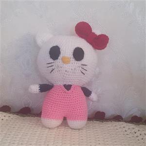 عروسک کیتی  سایز18 سانت