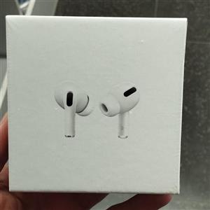 ایرپاد پرو آیفون کیفیت عالی قابلیت نویز کنسلینگ  18ماه