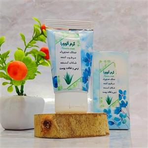 آبرسان آلوئه ورا برای پوستهای چرب و مختلط