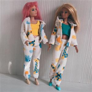 لباس باربی ویژه ست سویشرت و  شلوار  همراه با تاپ مناسب برای باربی لاغر