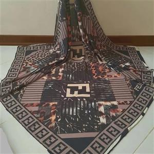 روسری نخی قواره دار دور دست دوز