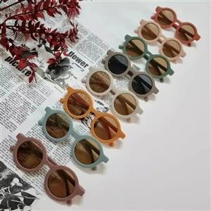 عینک بچگانه موجود در هشت رنگ مات و جذاب