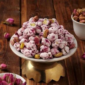 نقل گل محمدی گردویی مغز گردویی درشت  با بسته بندی نیم کیلویی  سوغات ارومیه