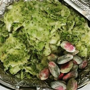 حلوا پسته ای مخصوص سوغات ارومیه در بسته بندی بهداشتی نیم کیلویی