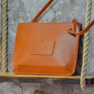 کیف دوشی چرم زنانه دخترانه چرم طبیعی کاربردی کوچک