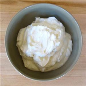 ماست چکیده گاوی موسیر پر چرب محلی عشایر  1000 گرم ( ارسال با اتوبوس )