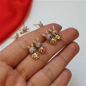 بدلیجات گوشواره بچگانه مارک ژوپینگ رنگ ثابت ابکاری طلا با طراحی متحرک