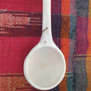 قاشق چوبی گود جنس چوب گردو در سایز 30سانت متوسط