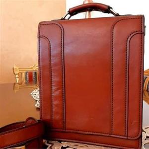 کیف نیم دیپلمات