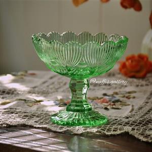 قندان بلور سبز آنتیک مدل قدیمی خارجی طرح پرطاووسی