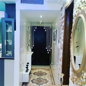 پرده کریستالی با دانه درجه یک و آویز گوی  ذکر شده برای یک مترمربع از پرده میباشد