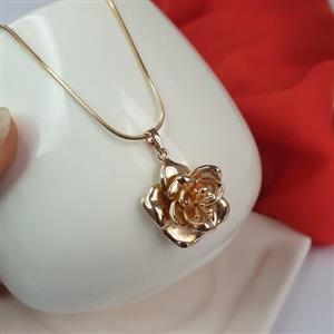 پلاک زنجیر طرح طلا گل درشت رنگ کاملا ثابت ابکاری شده برند ژوپینگ