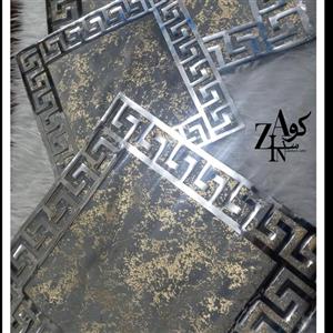 رومیزی ورساچه نقره ای